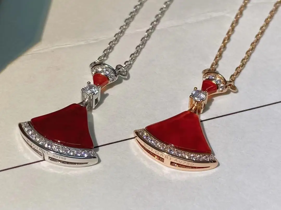 Fancy Dress Red Emerald Crystal Inlay 925 Silver Necklace for Women Fashion Jewelry Fine Technique
Fancy Dress Red Emerald Crystal Inlay 925 Silver Necklace for Women Fashion Jewelry Fine Technique