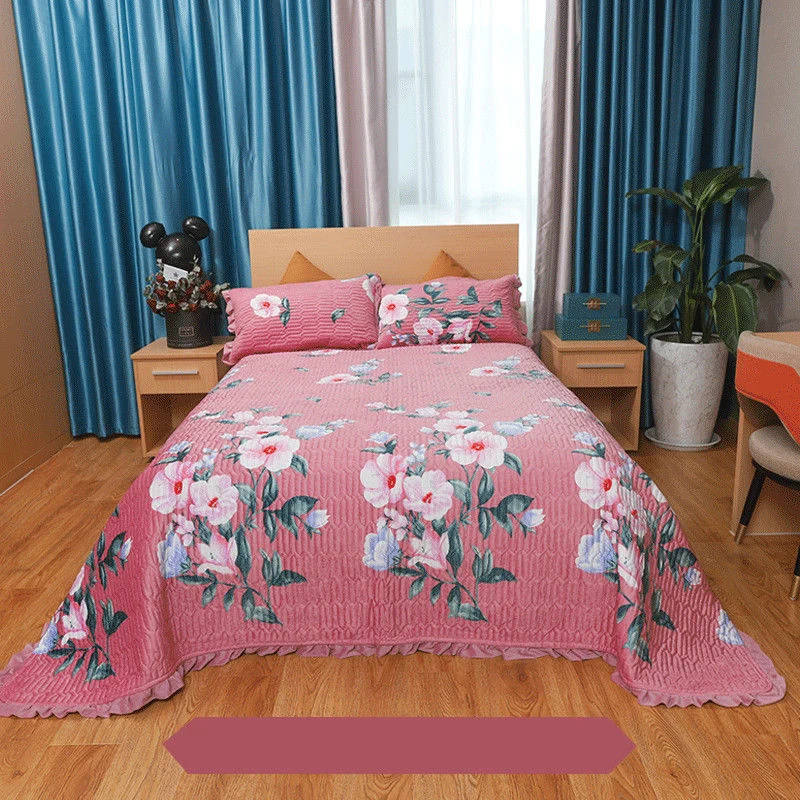 Crystal fleece bed cover non-slip warm sheet tatami single double European quilted blanket
Crystal fleece bed cover non-slip warm sheet tatami single double European quilted blanket