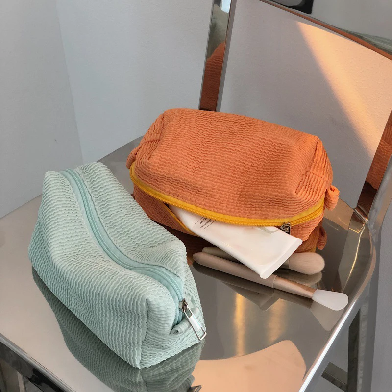 1 Pcs Women Cosmetic Bags Girl Makeup Organizer Large Travel Toiletry Bag Pleated Storage Pouch Female Clutch Beauty Case
1 Pcs Women Cosmetic Bags Girl Makeup Organizer Large Travel Toiletry Bag Pleated Storage Pouch Female Clutch Beauty Case