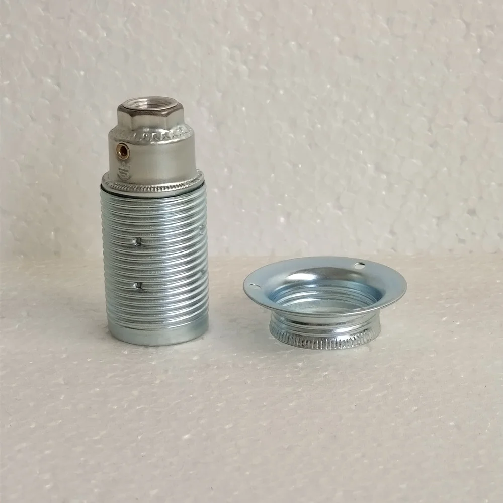 Винтажный держатель лампы E14 из железа 
Винтажный держатель лампы E14 из железа