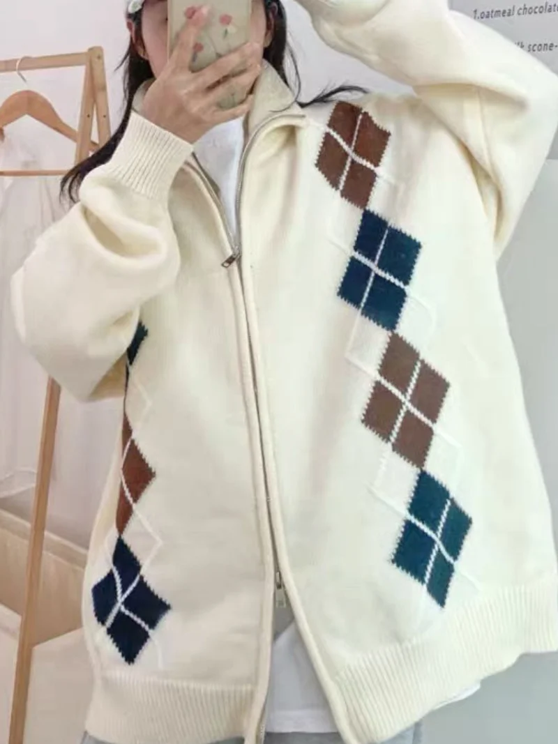 2023 Autumn Vintage Knitted Sweater Coat Women Japanese Patchwork Warm Sweater Cardigan Female Casual Korean Fashion Sweater
2023 Autumn Vintage Knitted Sweater Coat Women Japanese Patchwork Warm Sweater Cardigan Female Casual Korean Fashion Sweater