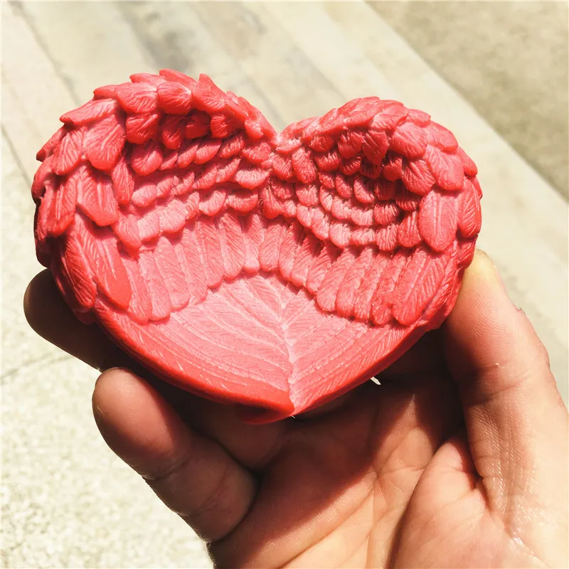 Crystal Ball Base Angel Wings Feather Heart Shape Sphere Stand Resin Charms Craft Ornament Home Decor Suitable for 4-8cm Ball
Crystal Ball Base Angel Wings Feather Heart Shape Sphere Stand Resin Charms Craft Ornament Home Decor Suitable for 4-8cm Ball