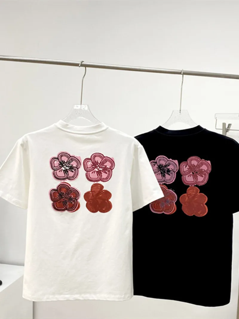 Женская футболка с круглым вырезом, коротким рукавом и цветочным принтом 
Женская футболка с круглым вырезом, коротким рукавом и цветочным принтом