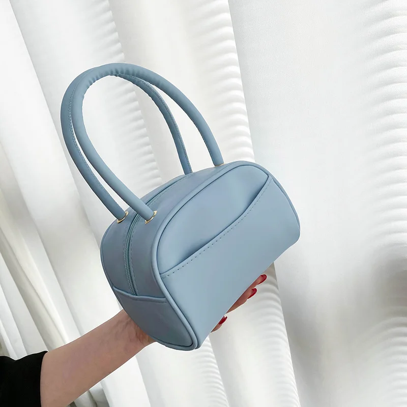 Fashion Women's Bag 2023 New Retro Portable Underarm Bag Box Shaped Small Square Bag PU Leather Women's Handbag Satchel Handbag
Fashion Women's Bag 2023 New Retro Portable Underarm Bag Box Shaped Small Square Bag PU Leather Women's Handbag Satchel Handbag