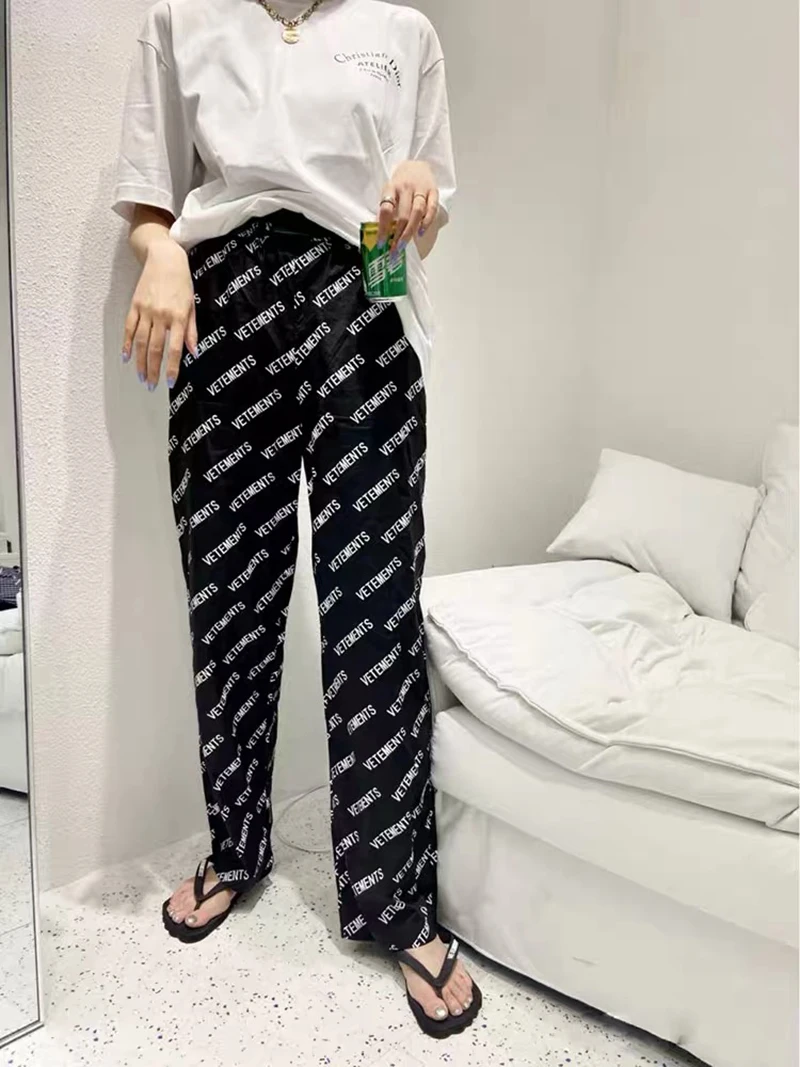 High-quality Vetements Full-print Barrage Letters Casual Trousers Men and Women Summer Tide Brand High Street Wide-leg Pants
High-quality Vetements Full-print Barrage Letters Casual Trousers Men and Women Summer Tide Brand High Street Wide-leg Pants