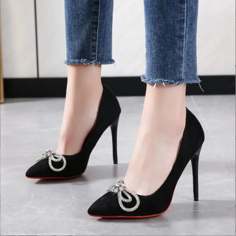 Autumn Shallow Mouth Black Pointed Toe High Heels Pumps Fairy Bowknot Rhinestone Stiletto Temperament Wedding Dress Shoes 
Autumn Shallow Mouth Black Pointed Toe High Heels Pumps Fairy Bowknot Rhinestone Stiletto Temperament Wedding Dress Shoes