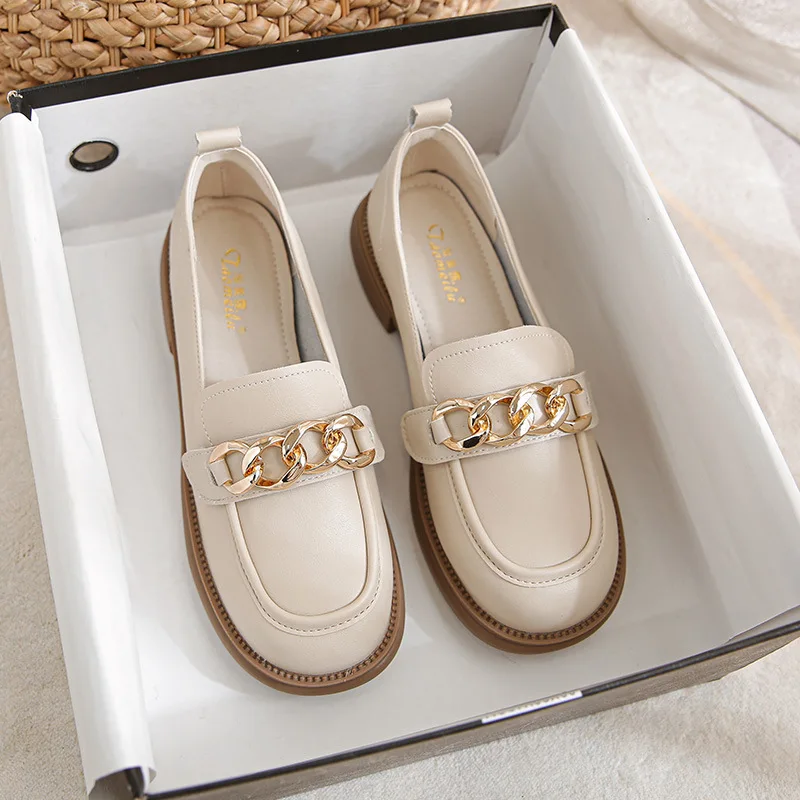 Туфли женские кожаные на плоской подошве, лоферы, модная уличная одежда для офиса и прогулок, с металлической цепочкой, весна
Туфли женские кожаные на плоской подошве, лоферы, модная уличная одежда для офиса и прогулок, с металлической цепочкой, весна