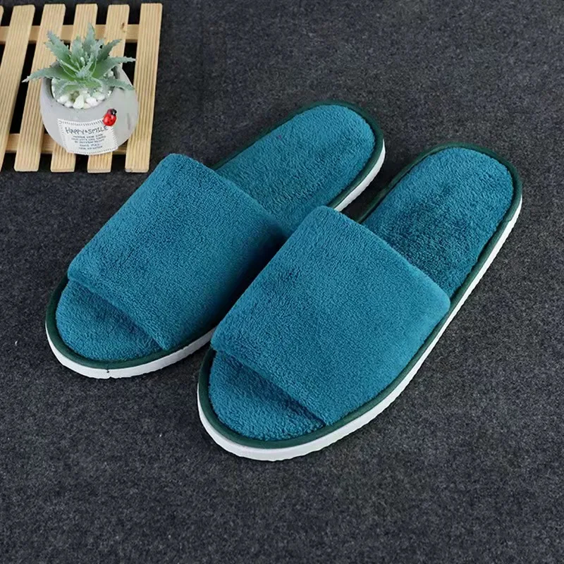 2022 European and OK American ladies solid color coral velvet drag couple drag thickened slippers 2604
2022 European and OK American ladies solid color coral velvet drag couple drag thickened slippers 2604