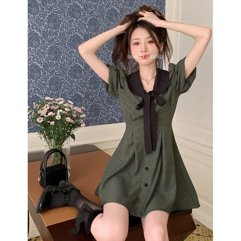 Slim temperament V-neck skirt children's summer 2022 new waist closed French minority high cold imperial sister dress
Slim temperament V-neck skirt children's summer 2022 new waist closed French minority high cold imperial sister dress