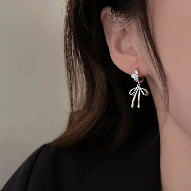 Shiny Zircon Heart Bowknot Charm Drop Earrings for Women Korean Fashion Silver Color Elegant Dangle Earrings Female Jewelry Gift
Shiny Zircon Heart Bowknot Charm Drop Earrings for Women Korean Fashion Silver Color Elegant Dangle Earrings Female Jewelry Gift