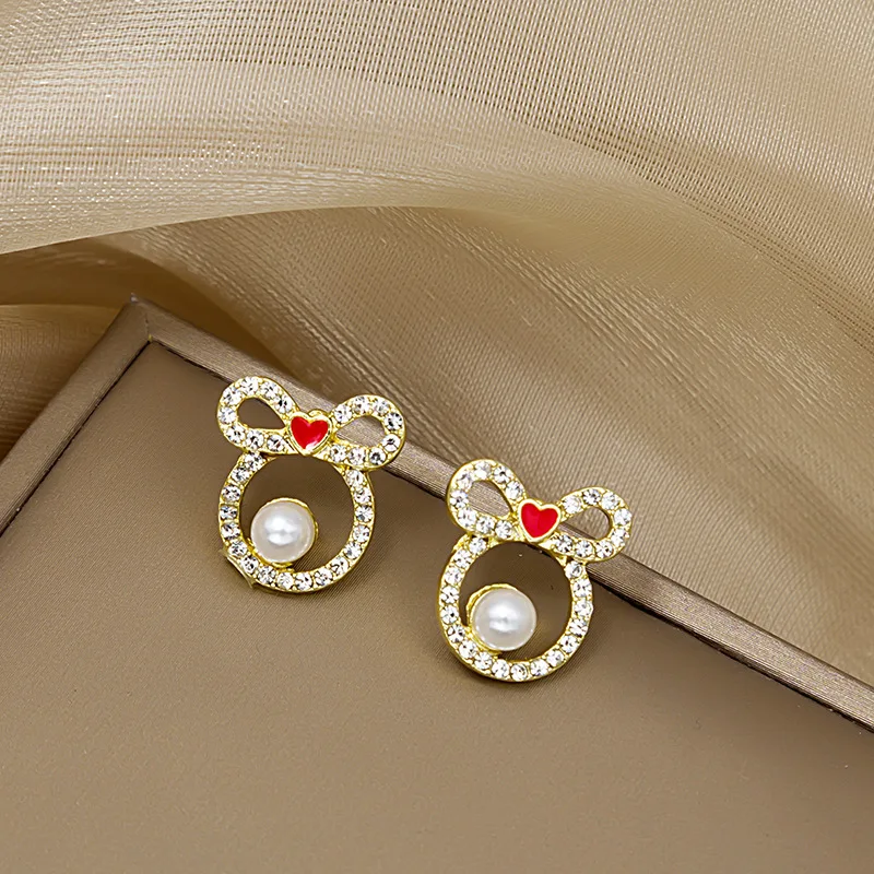 925 Silver Needle Creative Diamond Mickey Mouse Stud Earrings Cartoon Cute Girl All-match Earrings Stud Earrings Jewelry
925 Silver Needle Creative Diamond Mickey Mouse Stud Earrings Cartoon Cute Girl All-match Earrings Stud Earrings Jewelry