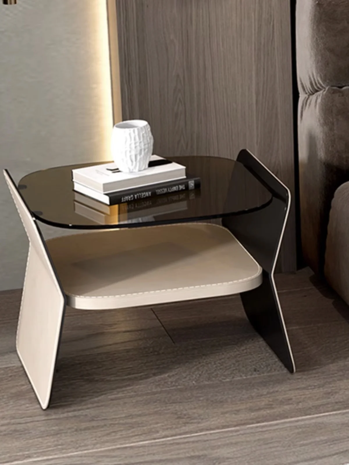Italian minimalist nightstand Saddle leather glass stainless steel creative bedroom bedside cabinet
Italian minimalist nightstand Saddle leather glass stainless steel creative bedroom bedside cabinet