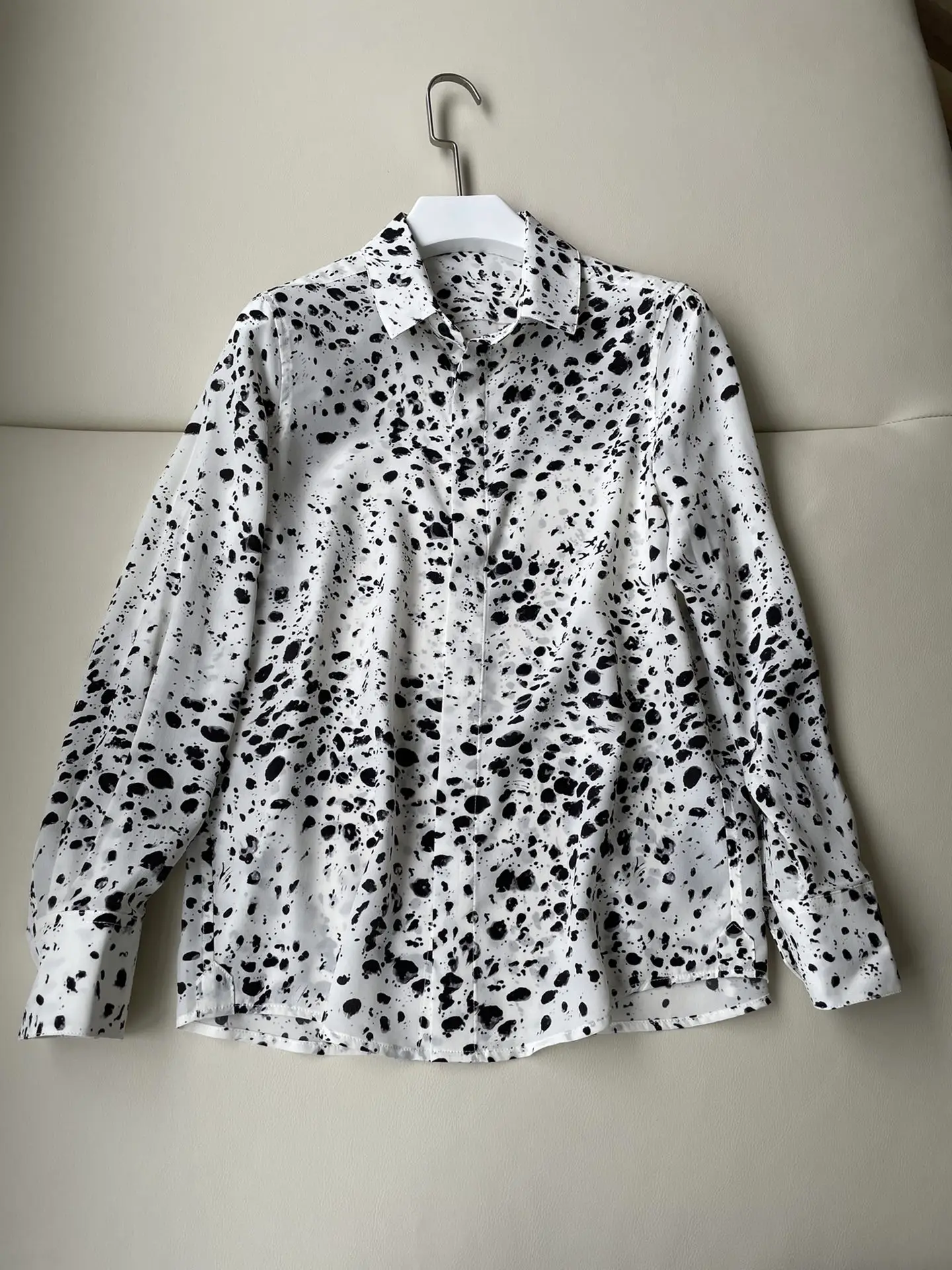 Real Silk Top Quality Women Long Sleeve Shirts Ink Painting Printing Unisex Tops Runway Designer Luxury Clothes
Real Silk Top Quality Women Long Sleeve Shirts Ink Painting Printing Unisex Tops Runway Designer Luxury Clothes