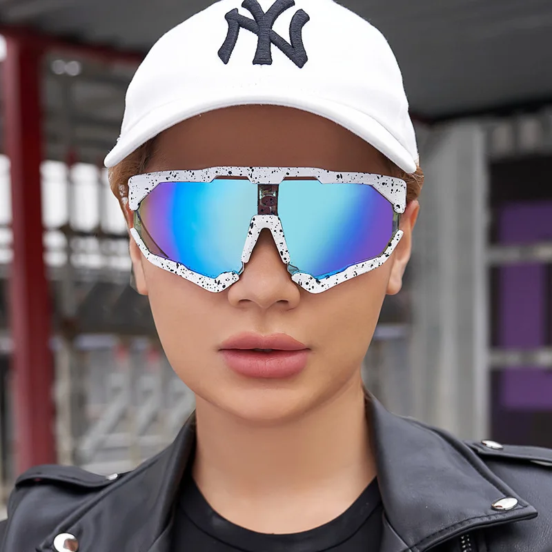 Oversize Sports Sunglasses Luxury Shield Sun Glasses for Men Women Outdoor Mountain Hike Ride Goggle UV400 Protection Shades
Oversize Sports Sunglasses Luxury Shield Sun Glasses for Men Women Outdoor Mountain Hike Ride Goggle UV400 Protection Shades