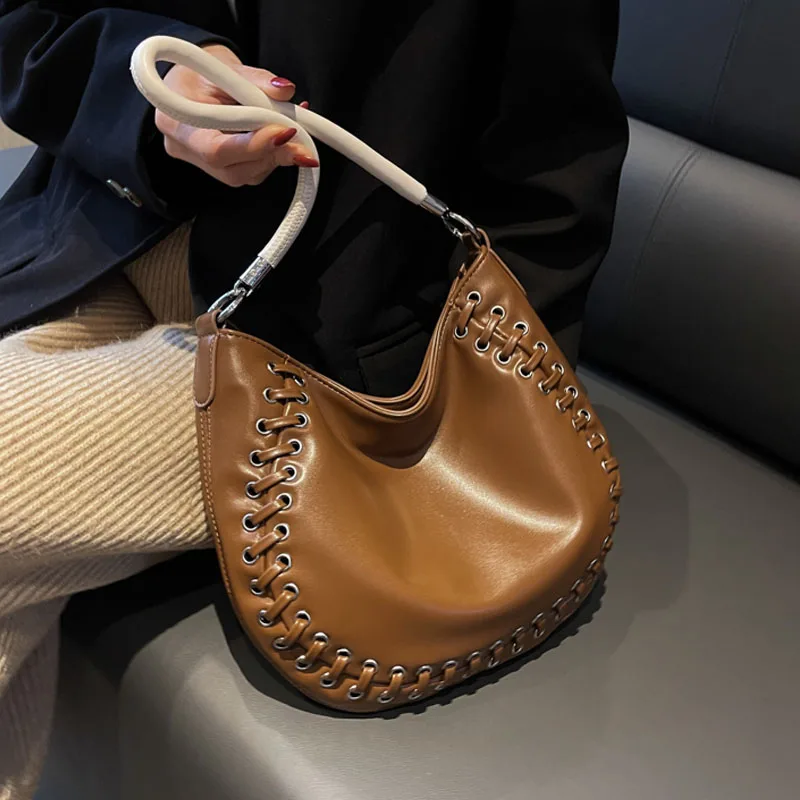 Модные дорожные сумки на плечо, дамские полукруглые сумочки, дизайнерские роскошные кожаные женские сумки через плечо
Модные дорожные сумки на плечо, дамские полукруглые сумочки, дизайнерские роскошные кожаные женские сумки через плечо