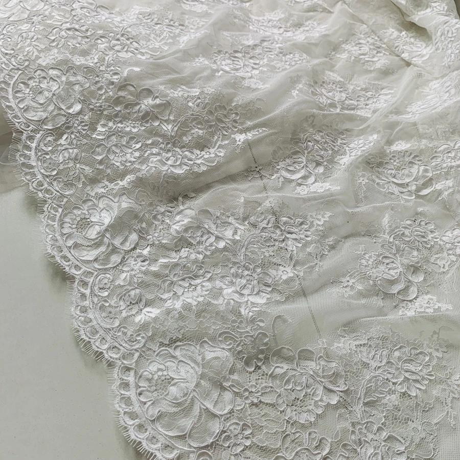 Stiff NOT soft High Quality Eyelash French Lace Fabric Cord Lace Material Bridal Dress Making Material 2022 NEW
Stiff NOT soft High Quality Eyelash French Lace Fabric Cord Lace Material Bridal Dress Making Material 2022 NEW