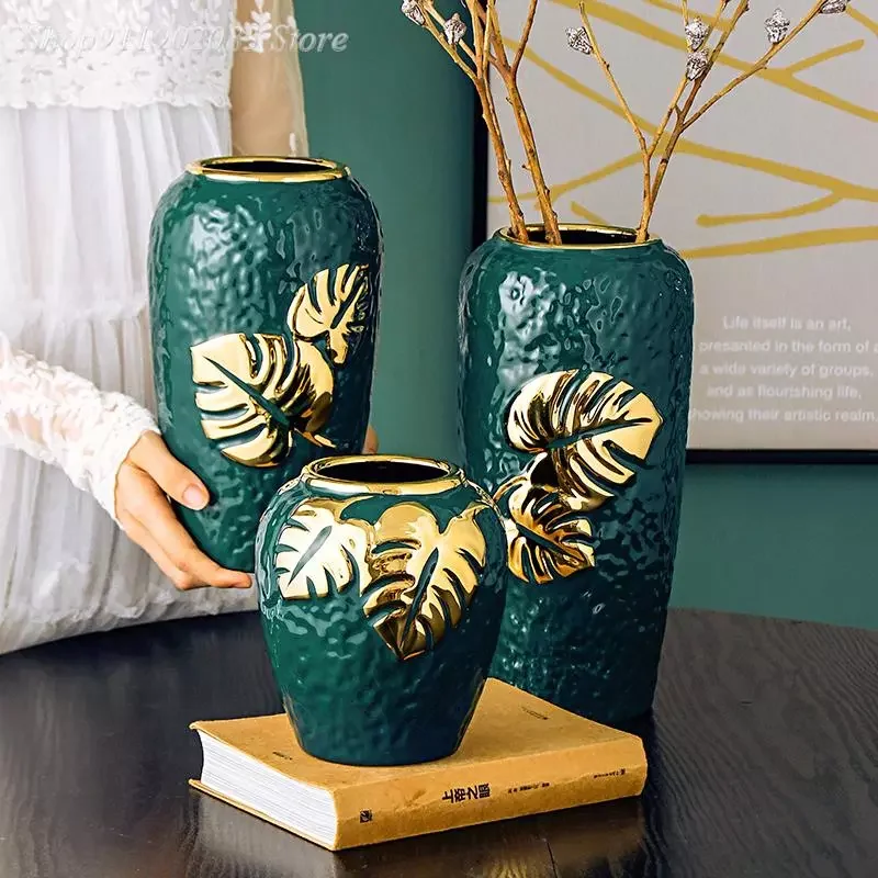 NEW2023 Ceramic Vase Golden Embossed Leaves Handmade Vase Arrangement Hydroponics Accessories Home Decoration Wedding
NEW2023 Ceramic Vase Golden Embossed Leaves Handmade Vase Arrangement Hydroponics Accessories Home Decoration Wedding