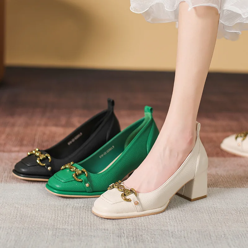 6cm Fashion New Leather Shallow Mouth with Matel Button Thick High Heels Women Shoes 38 39
6cm Fashion New Leather Shallow Mouth with Matel Button Thick High Heels Women Shoes 38 39