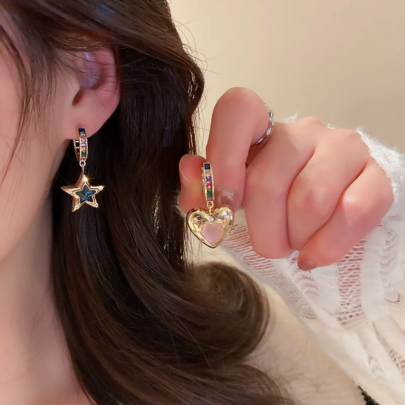 New golden asymmetric love pentagram earrings retro zircon personality earrings women's fashion party Zhou Qing gift earrings
New golden asymmetric love pentagram earrings retro zircon personality earrings women's fashion party Zhou Qing gift earrings
