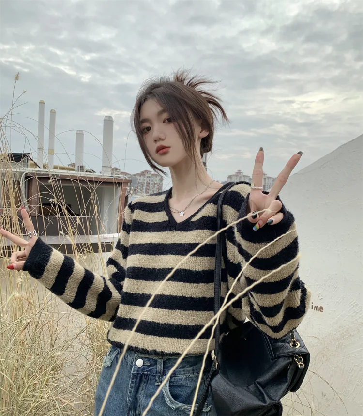 

ZCSMLL 2022 Korean Color Contrast Stripe V-neck Slouchy Loose Short Thin Shoulder Pad Long Sleeve Fashion Women Sweater