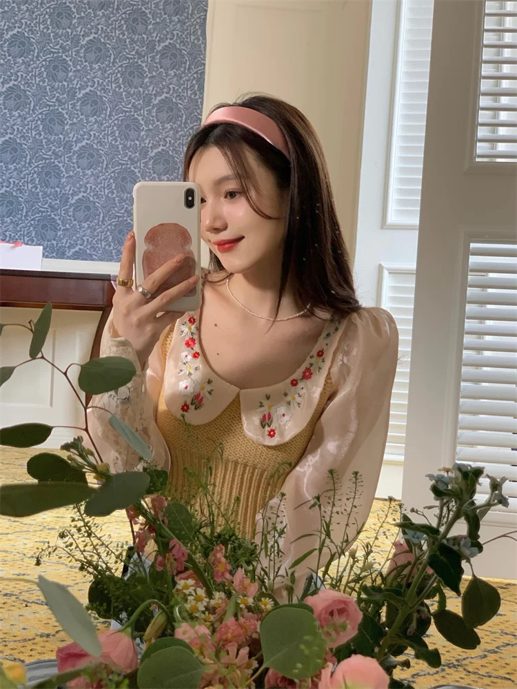 Film! Firm offers! Doll collar embroidery knitwear frock hubble-bubble sleeve short long-sleeved sweater
Film! Firm offers! Doll collar embroidery knitwear frock hubble-bubble sleeve short long-sleeved sweater