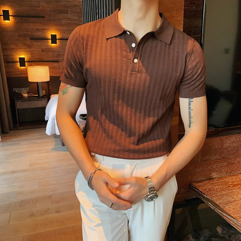 2023 Business New Men's Polo Shirts British Style Short Sleeve Polo Shirt Slim-Fit Knit Casual T-shirt Lapel Fashionable Top
2023 Business New Men's Polo Shirts British Style Short Sleeve Polo Shirt Slim-Fit Knit Casual T-shirt Lapel Fashionable Top