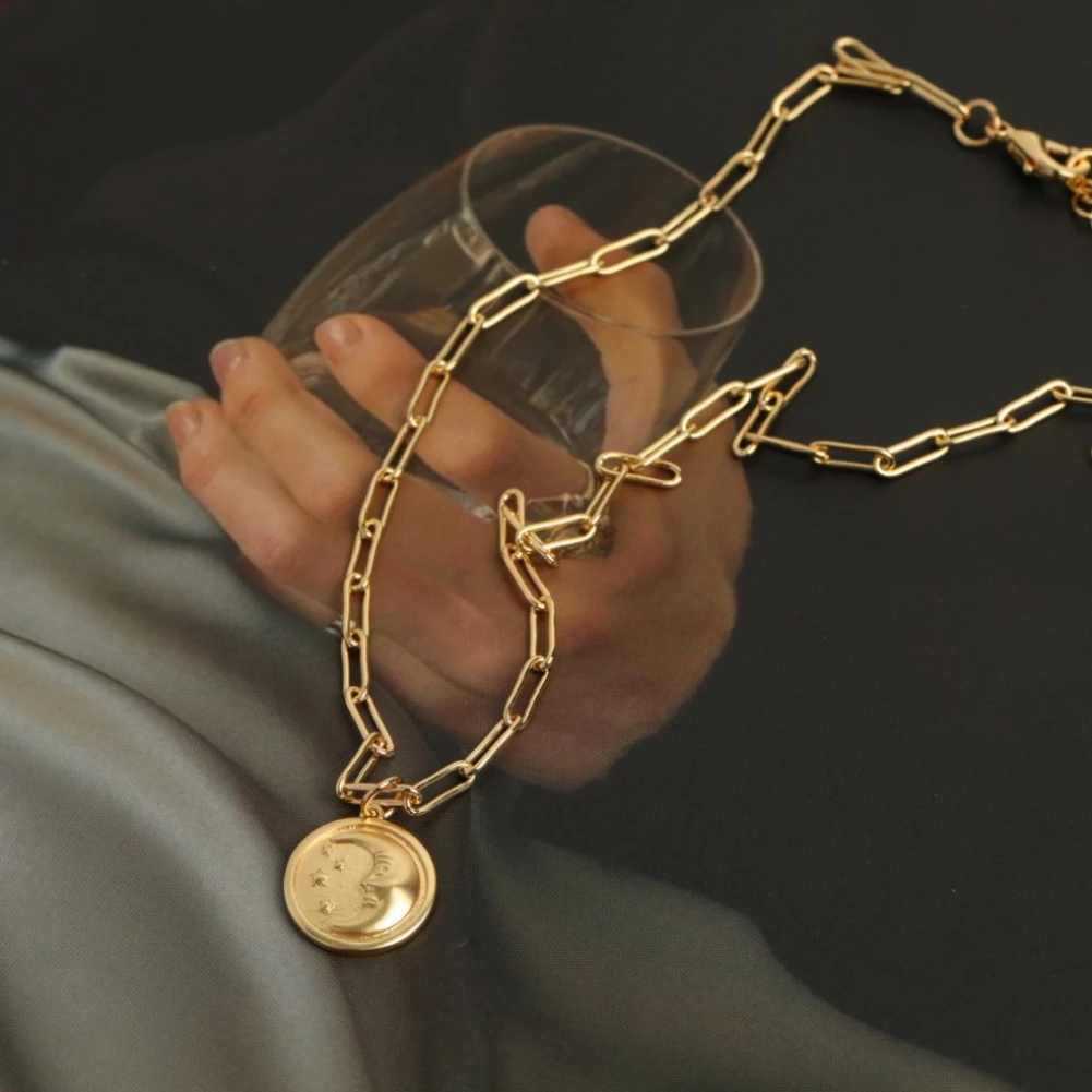 Vintage Design Face Moon Star Element Round Pendant Necklace Copper Plated Gold Choker Women Jewelry Party Birthday Gift Collar
Vintage Design Face Moon Star Element Round Pendant Necklace Copper Plated Gold Choker Women Jewelry Party Birthday Gift Collar