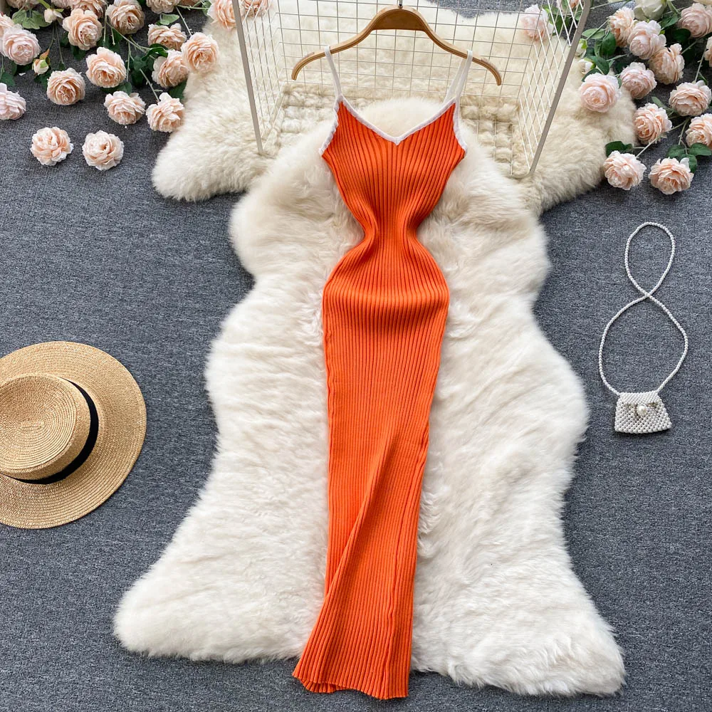 Sexy V-neck Sleeveless Bodycon Knit Midi Slip Dress Chic Sexy Fashion Party Dress Women Elegant Slim Beach Wrap Pencil Vestidos
Sexy V-neck Sleeveless Bodycon Knit Midi Slip Dress Chic Sexy Fashion Party Dress Women Elegant Slim Beach Wrap Pencil Vestidos