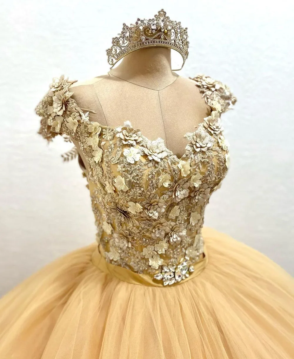 Ball Gown Lace Applique 3D Flowers Quinceanera Dresse Crystal Beading Vestidos De 15 Anos Vintage Princess Birthday
Ball Gown Lace Applique 3D Flowers Quinceanera Dresse Crystal Beading Vestidos De 15 Anos Vintage Princess Birthday