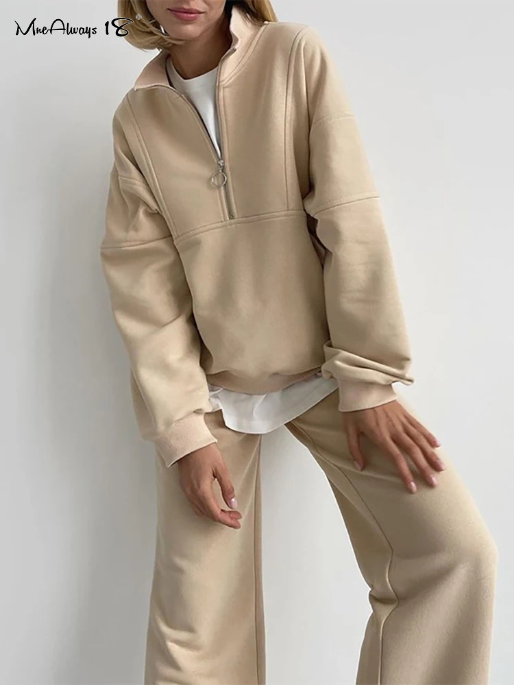 Женский спортивный костюм Mnealways18 из 2 предметов с длинным рукавом, повседневный осенний спортивный костюм, пуловер на молнии и спортивные шт... 
Женский спортивный костюм Mnealways18 из 2 предметов с длинным рукавом, повседневный осенний спортивный костюм, пуловер на молнии и спортивные шт...