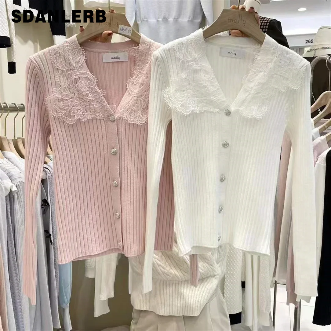 New Western Style Lace Patchwork Knitting Cardigan Casual Outer Wear Shirt Sexy V-neck Fashion Long Sleeve Slimming Sweater Coat
New Western Style Lace Patchwork Knitting Cardigan Casual Outer Wear Shirt Sexy V-neck Fashion Long Sleeve Slimming Sweater Coat