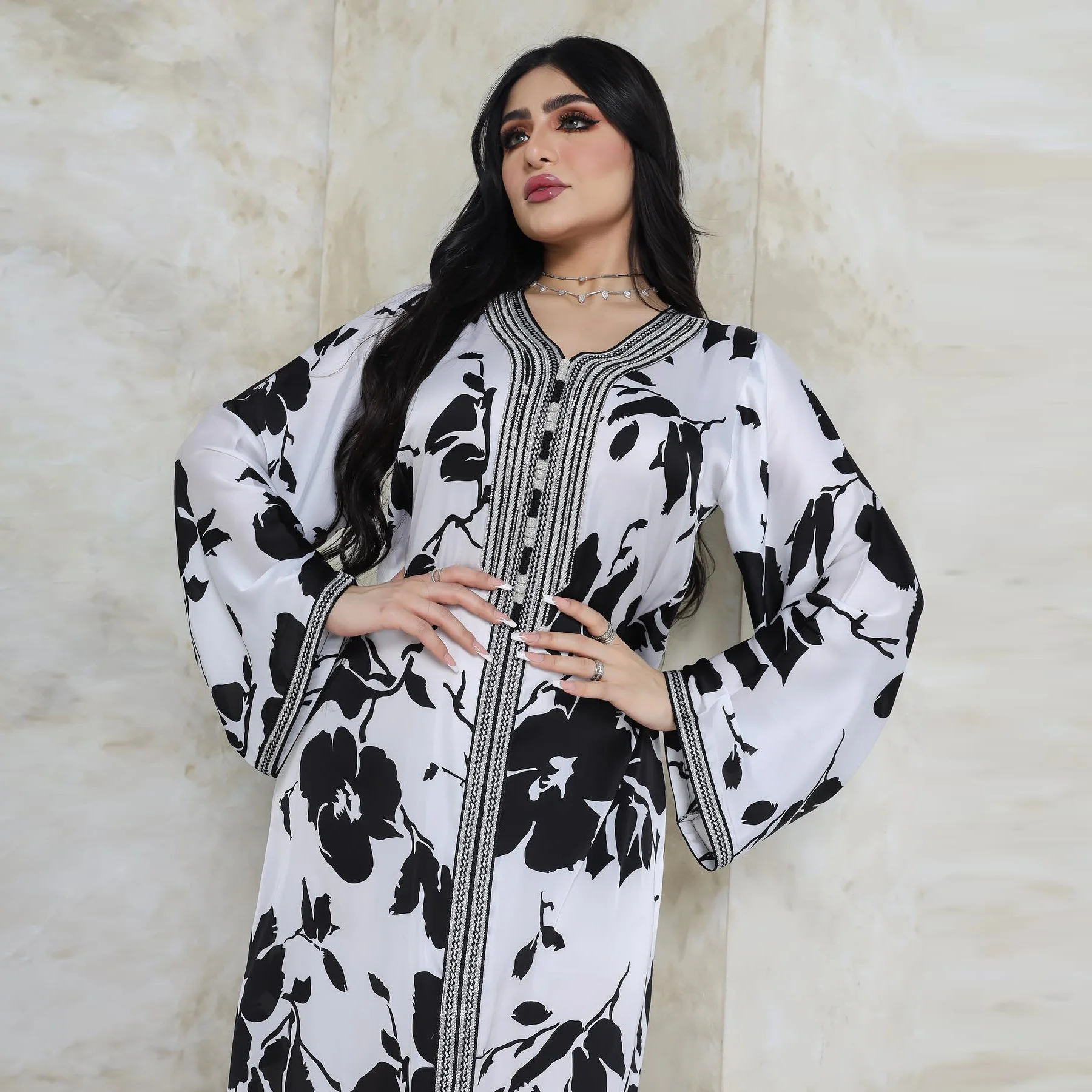 AB200 New Printed Muslim Eid Best Selling Knitted Lace Black and White Printed Dress Abaya Robes 2022
AB200 New Printed Muslim Eid Best Selling Knitted Lace Black and White Printed Dress Abaya Robes 2022