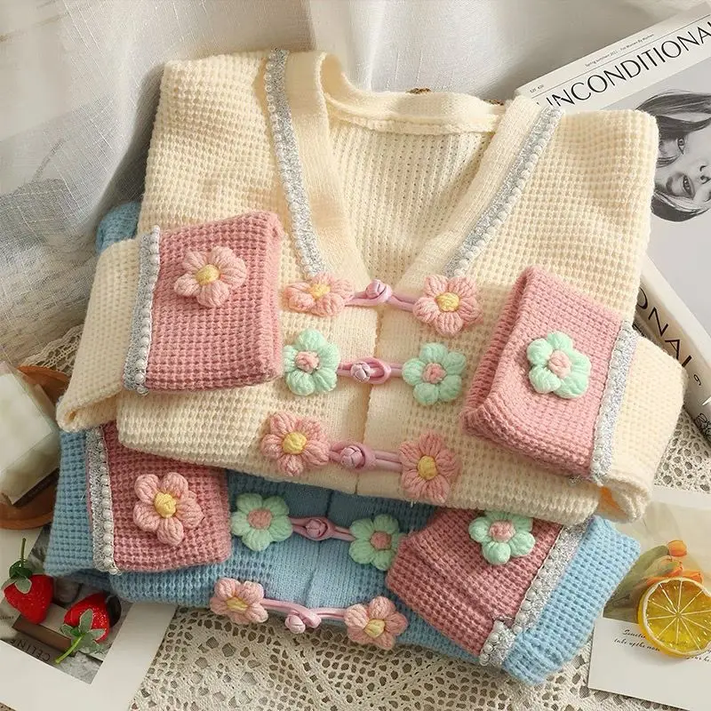 Retro Women 3D Flowers Crocheted Panbuckles Knitted Cardigan Autumn Slim Pearls Beaded Hooked Sweater Coat V-Neck Knitwear Tops
Retro Women 3D Flowers Crocheted Panbuckles Knitted Cardigan Autumn Slim Pearls Beaded Hooked Sweater Coat V-Neck Knitwear Tops
