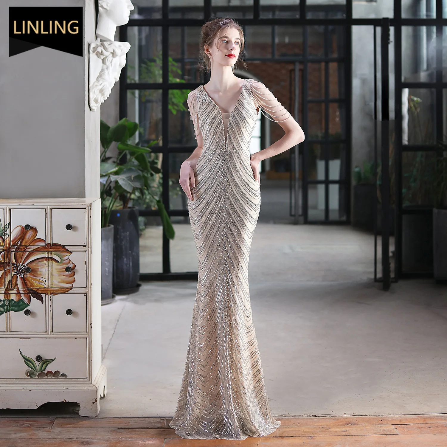 Backless Bodycon Dress Sequins Elegant Shining Wedding Maxi Party Evening Ball Birthday Gift White Red Black Summer
Backless Bodycon Dress Sequins Elegant Shining Wedding Maxi Party Evening Ball Birthday Gift White Red Black Summer