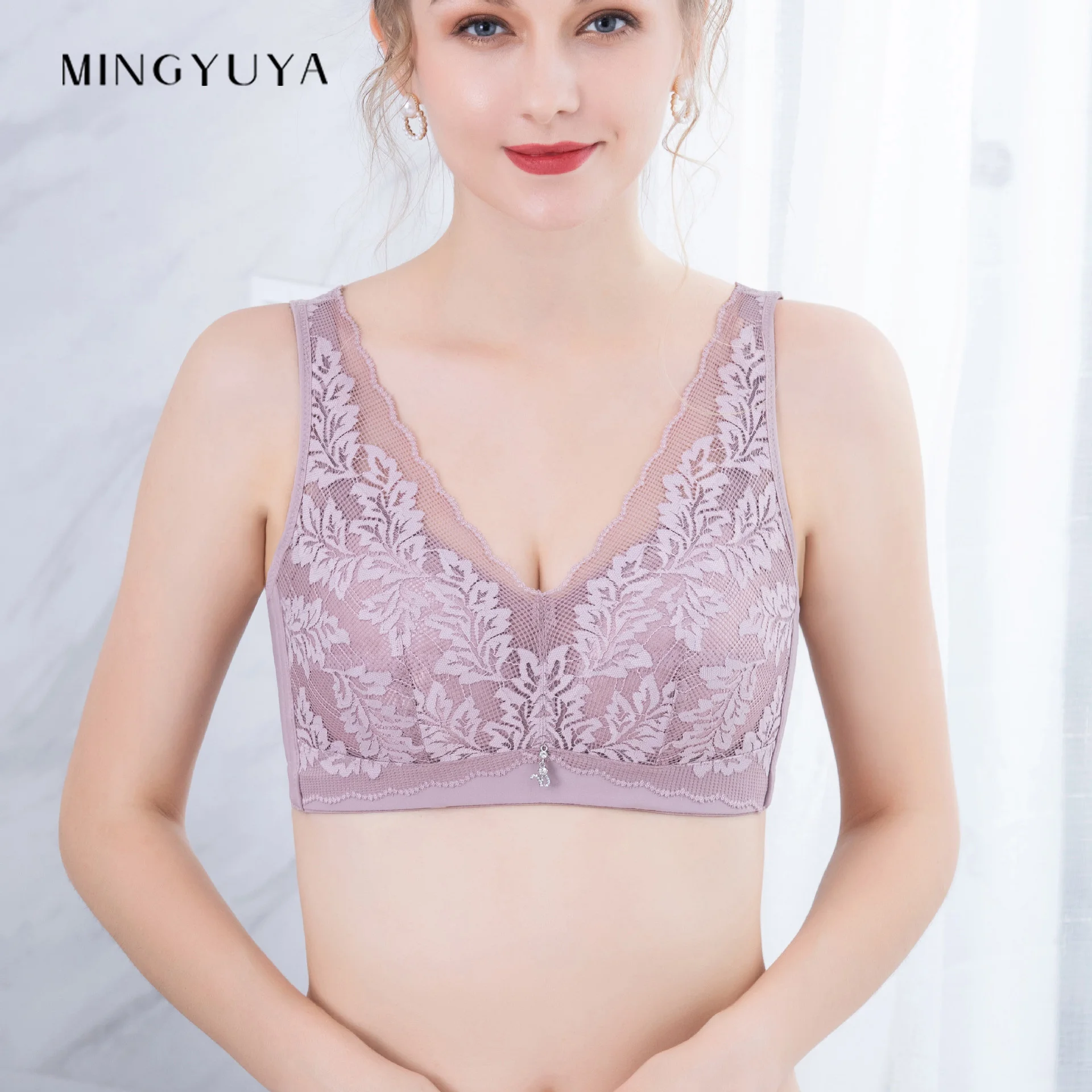 Large size underwear blowhole cup large cup fat thin waistcoat type without steel ring to contain large chest with small bra
Large size underwear blowhole cup large cup fat thin waistcoat type without steel ring to contain large chest with small bra