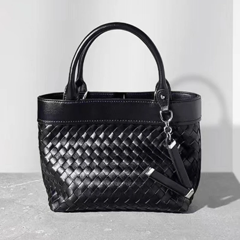 Lady's Luxury Woven Handbag Simple Split Leather Solid Color Messenger Bags with Removable Inner Purse Female Bucket Tote Bags
Lady's Luxury Woven Handbag Simple Split Leather Solid Color Messenger Bags with Removable Inner Purse Female Bucket Tote Bags