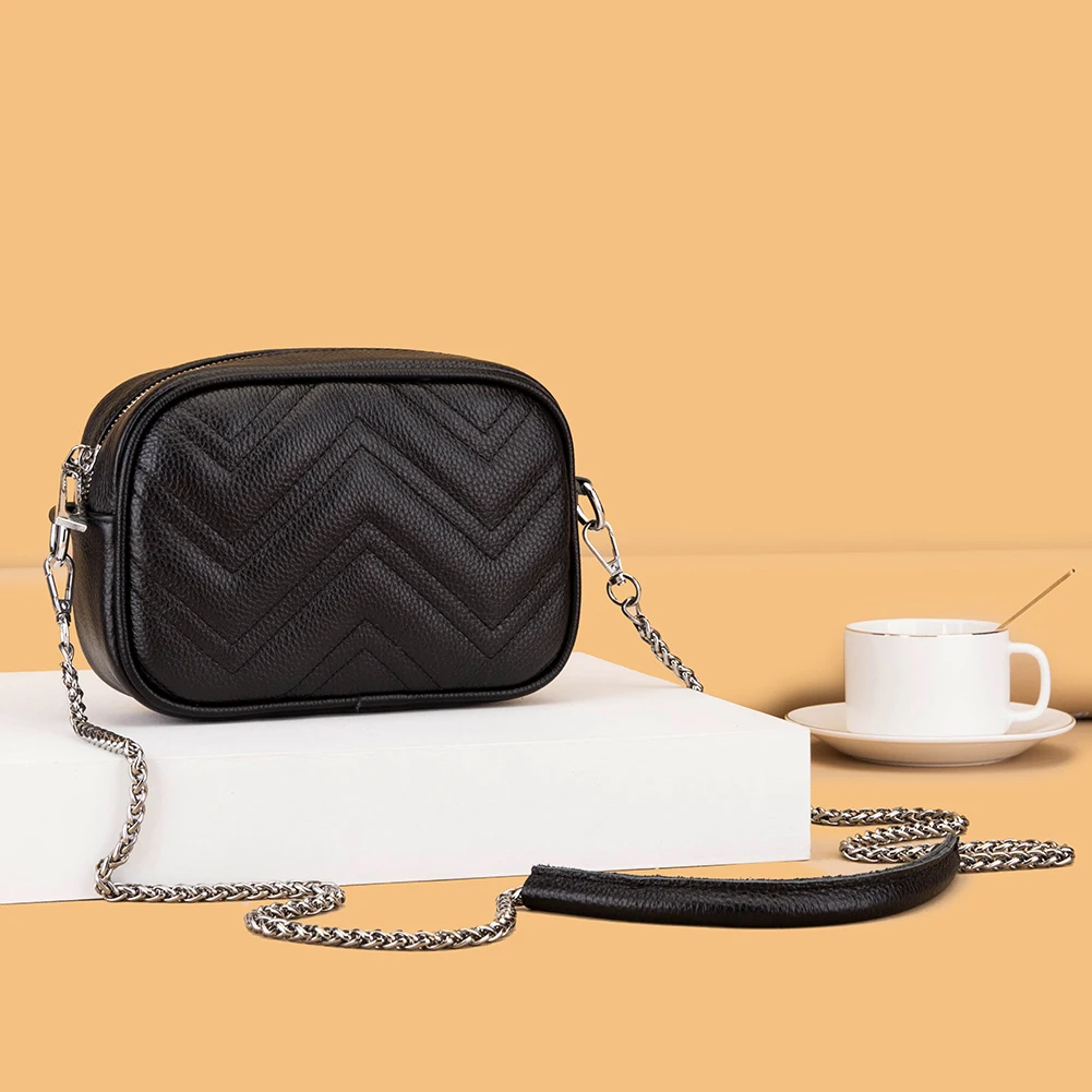 Women Mobile Phone Bag Chain Wave Quilted Designer Handbag Simple Genuine Leather Zipper Casual Solid Color Small Square Bag
Women Mobile Phone Bag Chain Wave Quilted Designer Handbag Simple Genuine Leather Zipper Casual Solid Color Small Square Bag