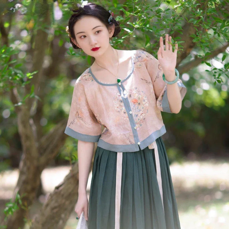 China Style Qipao Tops Vintage Elegant Summer Shirt Girl Blouses Women Traditional Hanfu Loose Square Collar Casual Chinese Top
China Style Qipao Tops Vintage Elegant Summer Shirt Girl Blouses Women Traditional Hanfu Loose Square Collar Casual Chinese Top