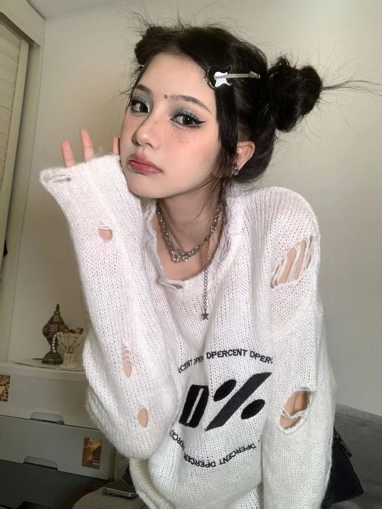 Hikigawa Chic Fashion Women Early Autumn Y2k Broken Hole Sweater Letter Embroidery Stitch Streetwear O Neck Loose Knit Pullover
Hikigawa Chic Fashion Women Early Autumn Y2k Broken Hole Sweater Letter Embroidery Stitch Streetwear O Neck Loose Knit Pullover
