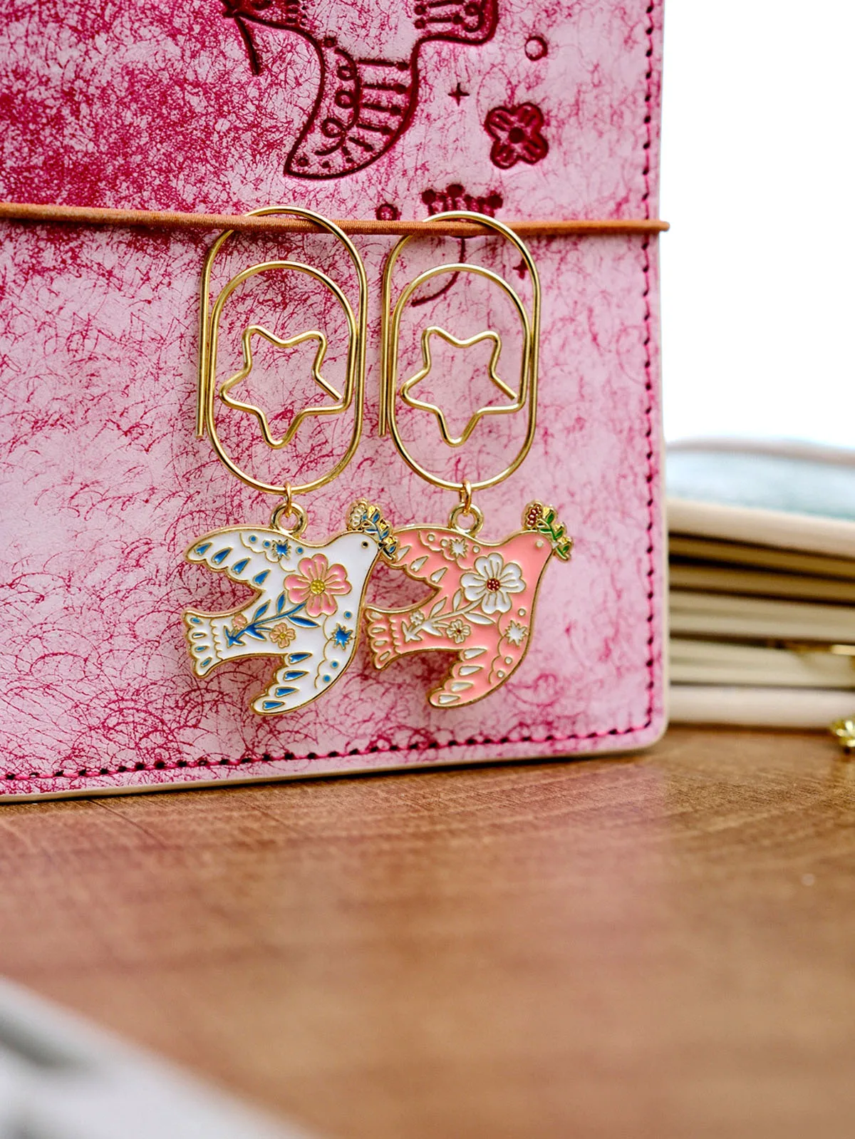 Металлические винтажные скрепки с птицами
Металлические винтажные скрепки с птицами