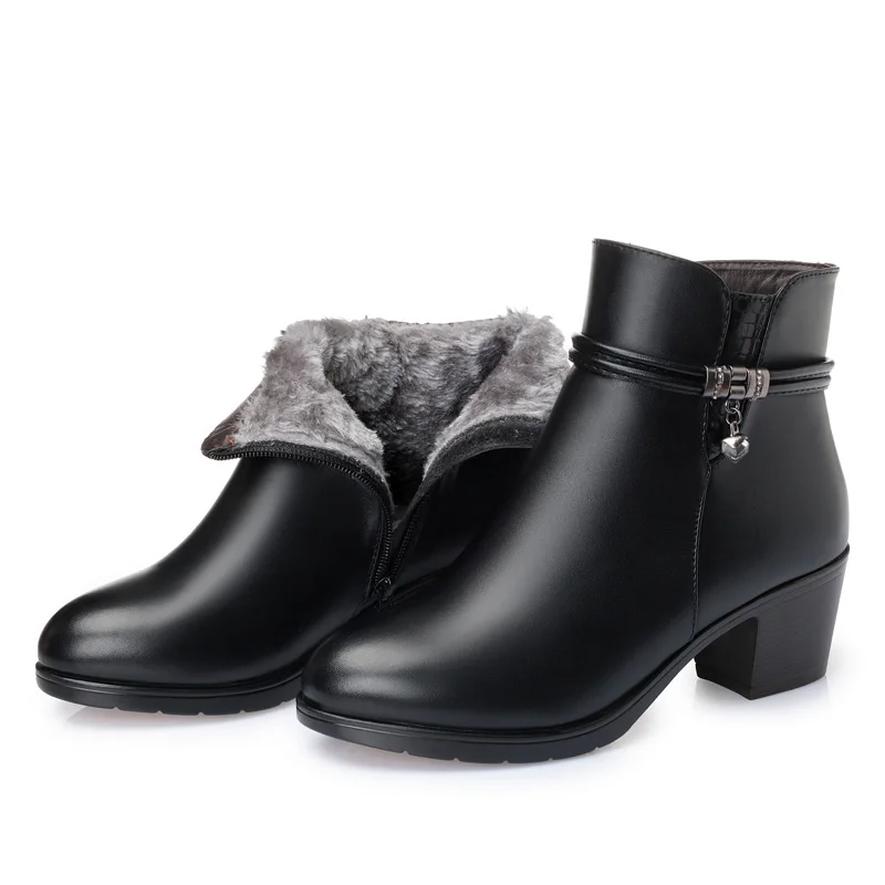 2022 NEW Fashion Soft Leather Women Ankle Boots High Heels Zipper Shoes Warm Fur Winter Boots for Women Plus Size 35-43
2022 NEW Fashion Soft Leather Women Ankle Boots High Heels Zipper Shoes Warm Fur Winter Boots for Women Plus Size 35-43