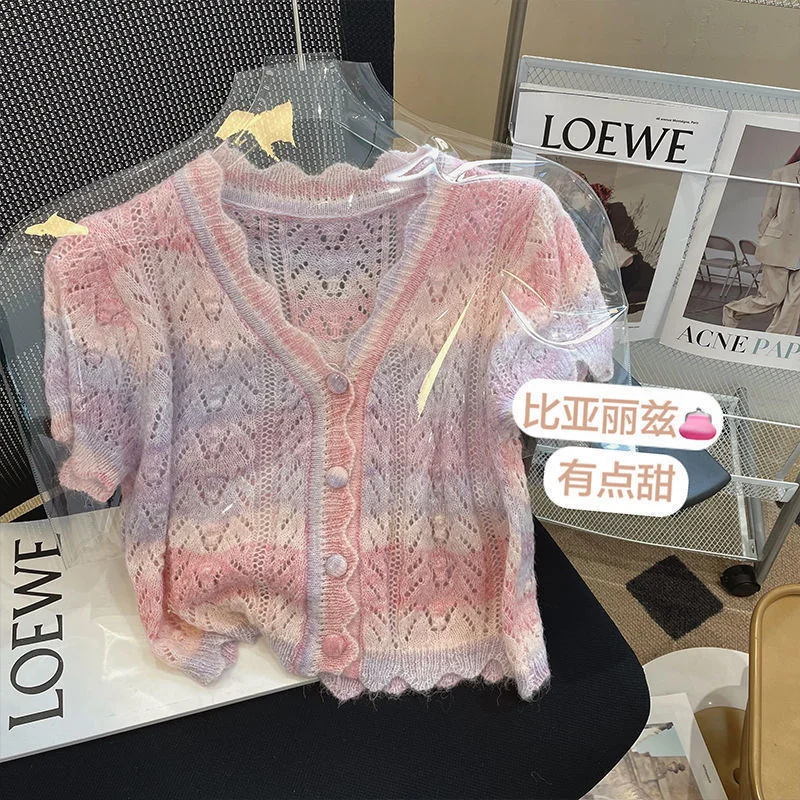 Urifens Gradient Colorful Lace Niche Short Sleeve Knitted Top Women's Summer Sweater 2022 New Hollow Out Thin Short Knitwear
Urifens Gradient Colorful Lace Niche Short Sleeve Knitted Top Women's Summer Sweater 2022 New Hollow Out Thin Short Knitwear