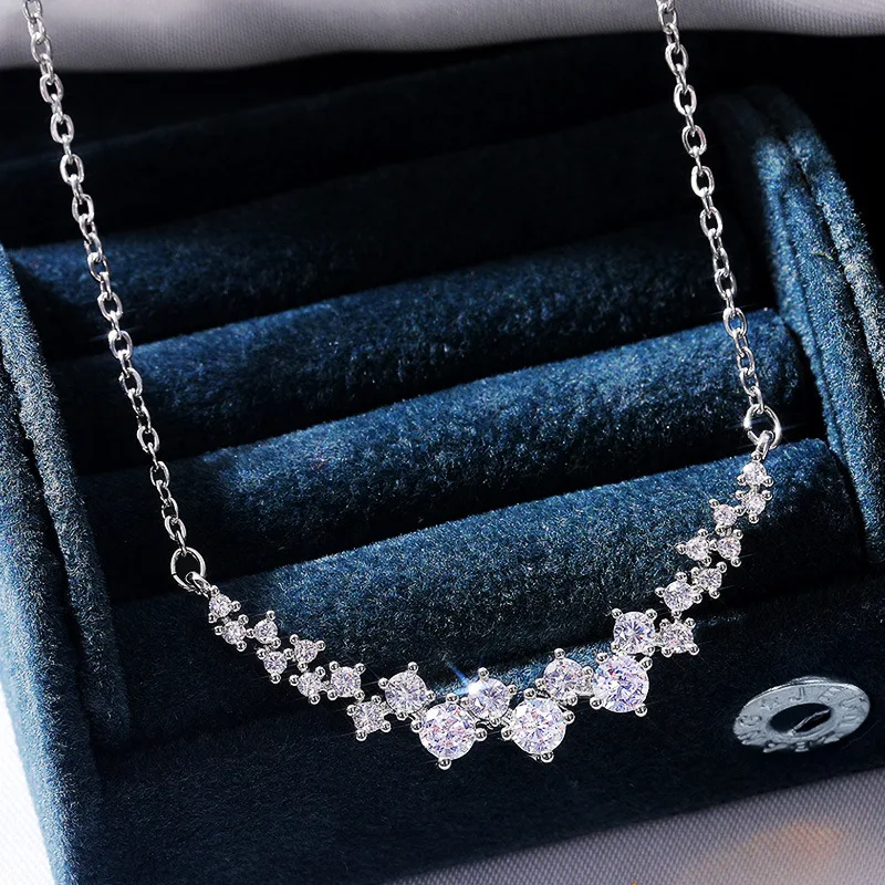 Fashion New 1 Carat Diamond Pendant Silver Necklace Female Shiny Crystal Clavicle Chain Fashion New Jewelry Party Gift
Fashion New 1 Carat Diamond Pendant Silver Necklace Female Shiny Crystal Clavicle Chain Fashion New Jewelry Party Gift
