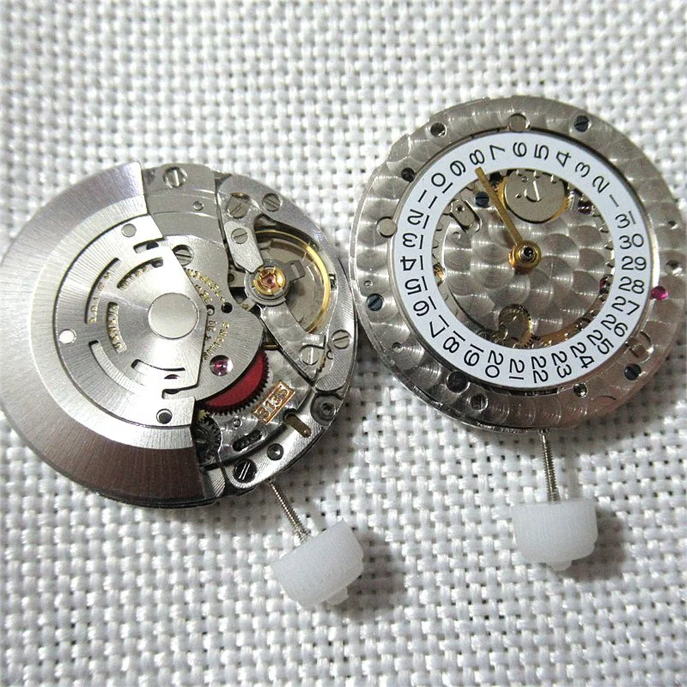 China 3135 High-precision Automatic Machine Movement Shanghai 3135 Movement Blue Hairspring Dandong Watch Accessories Repair
China 3135 High-precision Automatic Machine Movement Shanghai 3135 Movement Blue Hairspring Dandong Watch Accessories Repair