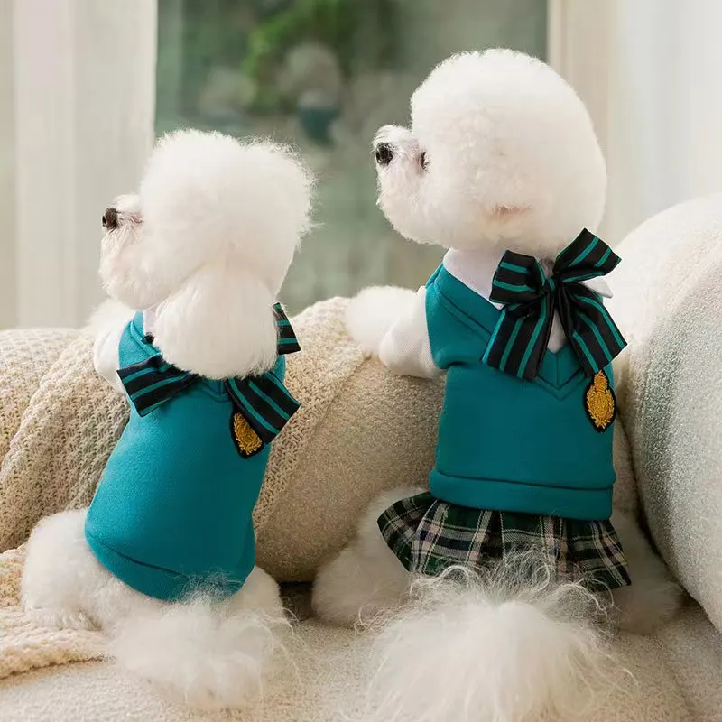 

Униформа для пары домашних животных, костюм с галстуком-бабочкой, свитер на осень и зиму, одежда в студенческом стиле, платье для маленькой собаки, милое пальто для кошки, чихуахуа, йоркширского терьера