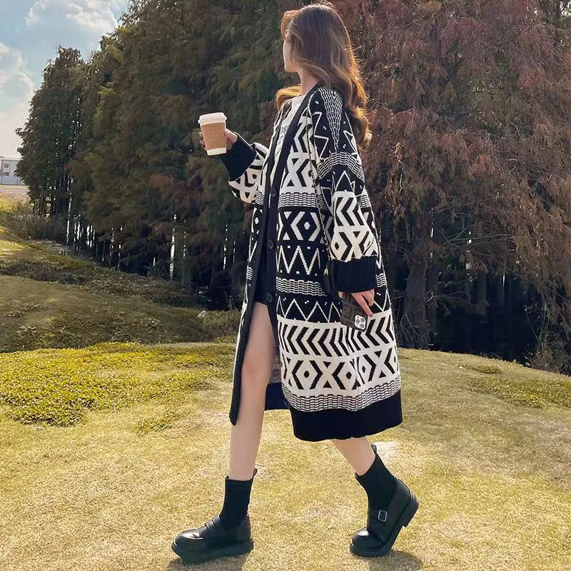 Long plus size sweater coat loose cardigan women's lazy style mid-length over-the-knee autumn new knitted sweater
Long plus size sweater coat loose cardigan women's lazy style mid-length over-the-knee autumn new knitted sweater