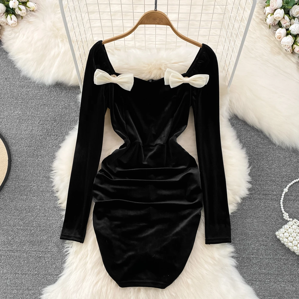 Осенне-зимнее винтажное приталенное платье в стиле Хепберн с бантом и квадратным воротником, плиссированное бархатное платье на ягодицах
Осенне-зимнее винтажное приталенное платье в стиле Хепберн с бантом и квадратным воротником, плиссированное бархатное платье на ягодицах