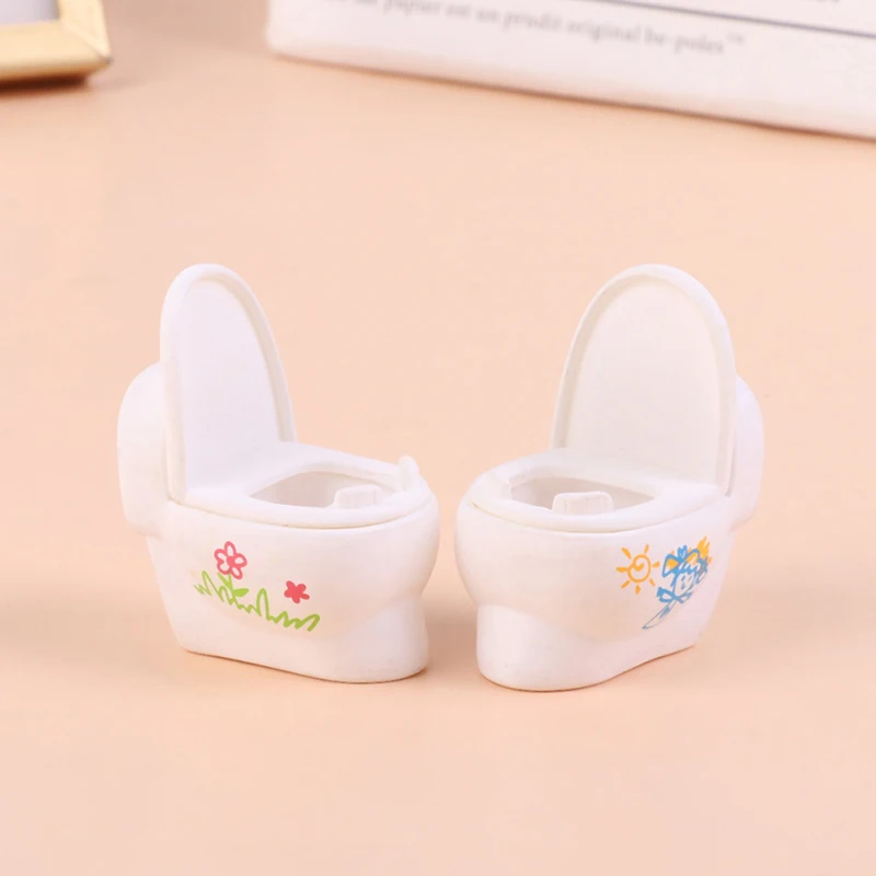 Cute Dollhouse White Toilet Furniture Bathroom Toilet Bowl Model Doll House Miniature Decor Baby Pretend Toys Dolls Accessories
Cute Dollhouse White Toilet Furniture Bathroom Toilet Bowl Model Doll House Miniature Decor Baby Pretend Toys Dolls Accessories