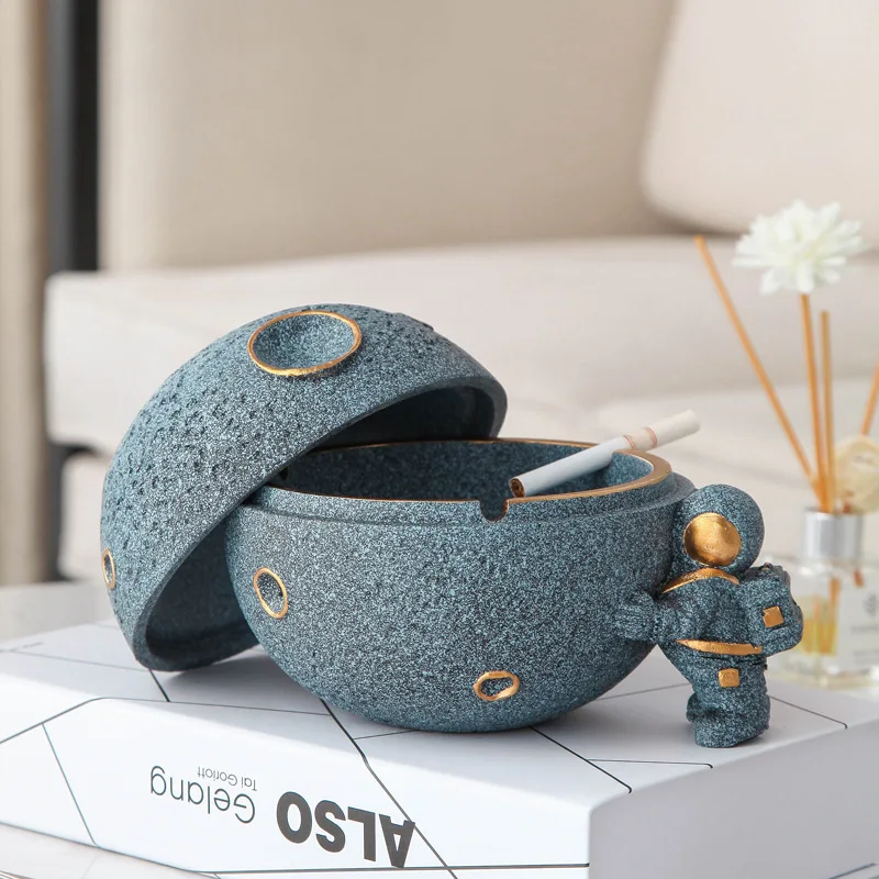Creative Ceramic Astronaut Ashtray Ash Tray Cigar Cigarette Ash Holder Tabletop Decor Gift for Boyfriend Office Ornament Decor
Creative Ceramic Astronaut Ashtray Ash Tray Cigar Cigarette Ash Holder Tabletop Decor Gift for Boyfriend Office Ornament Decor