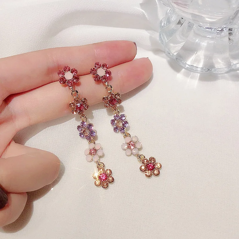 2023 New Fashion Trend Unique Design Elegant Delicate Colorful Zircon Long Flower Earrings Women Jewelry Party Premium Gifts
2023 New Fashion Trend Unique Design Elegant Delicate Colorful Zircon Long Flower Earrings Women Jewelry Party Premium Gifts